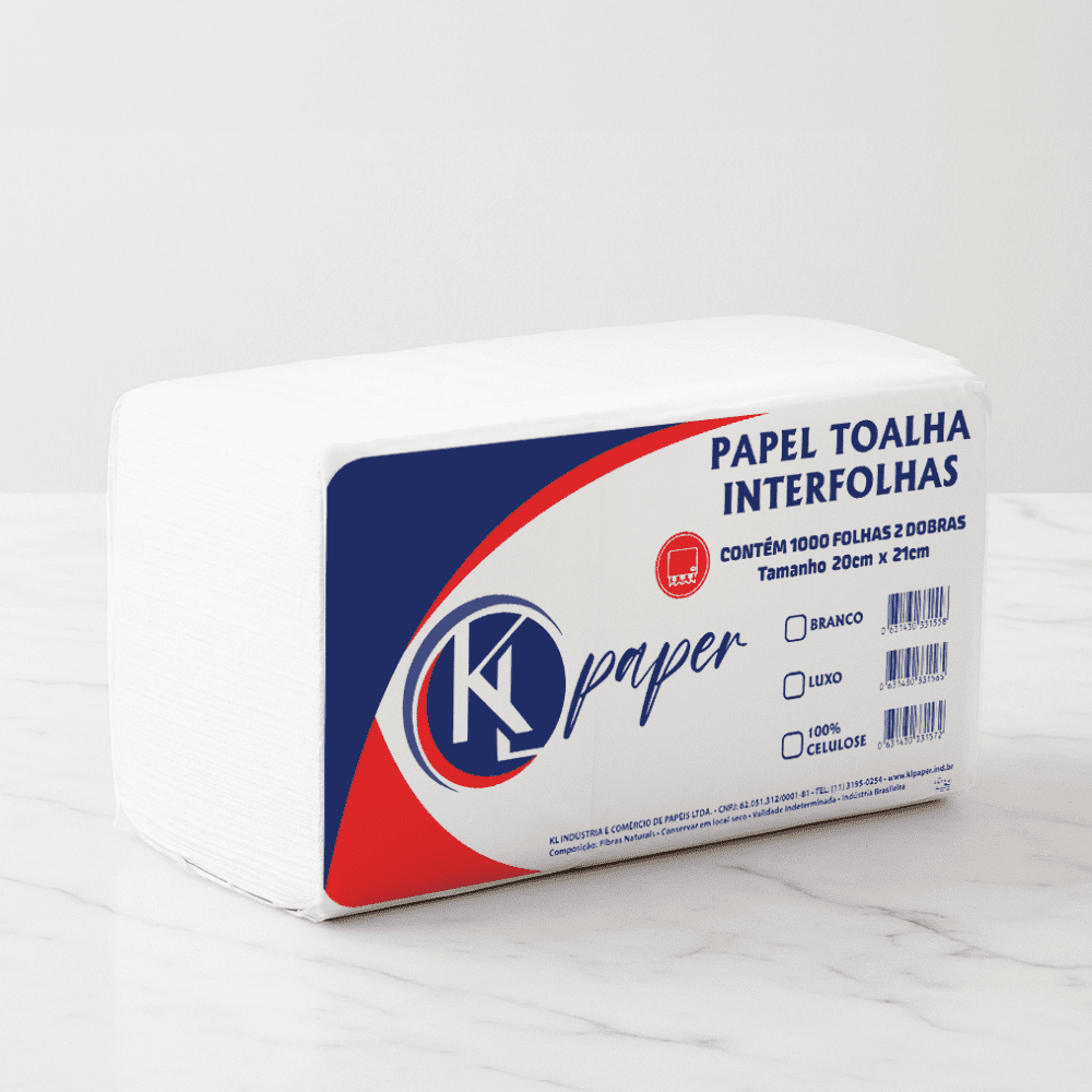 Pacote de papel toalha interfolha branco luxo 100% celulose da KL Paper, com folhas empilhadas ao lado em um fundo claro.